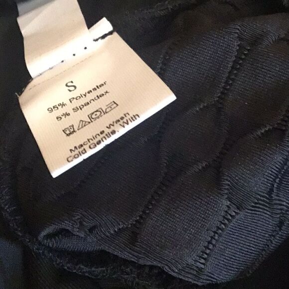 SHEIN NWOT athletic pants in a black waffle pattern in small - Picture 10 of 10